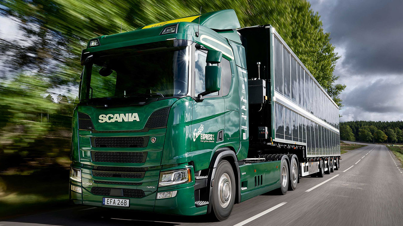 Prototipe truk kontainer hybrid bertenaga surya Scania