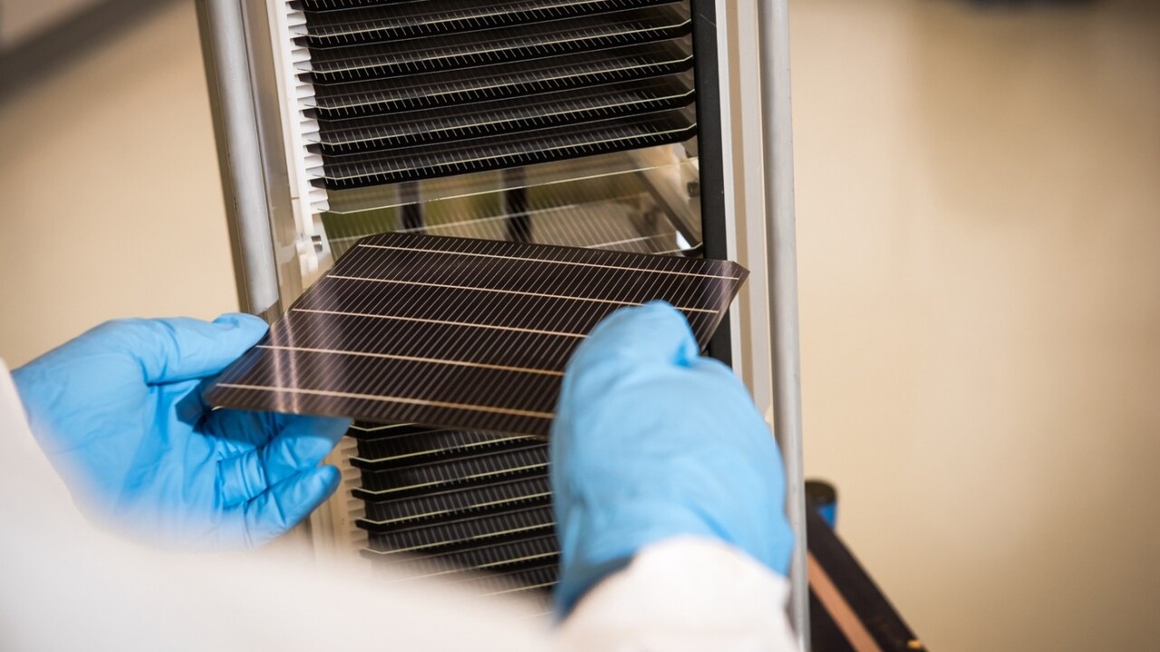Oxford PV ciptakan panel surya mutakhir dengan tingkat efisiensi tertinggi